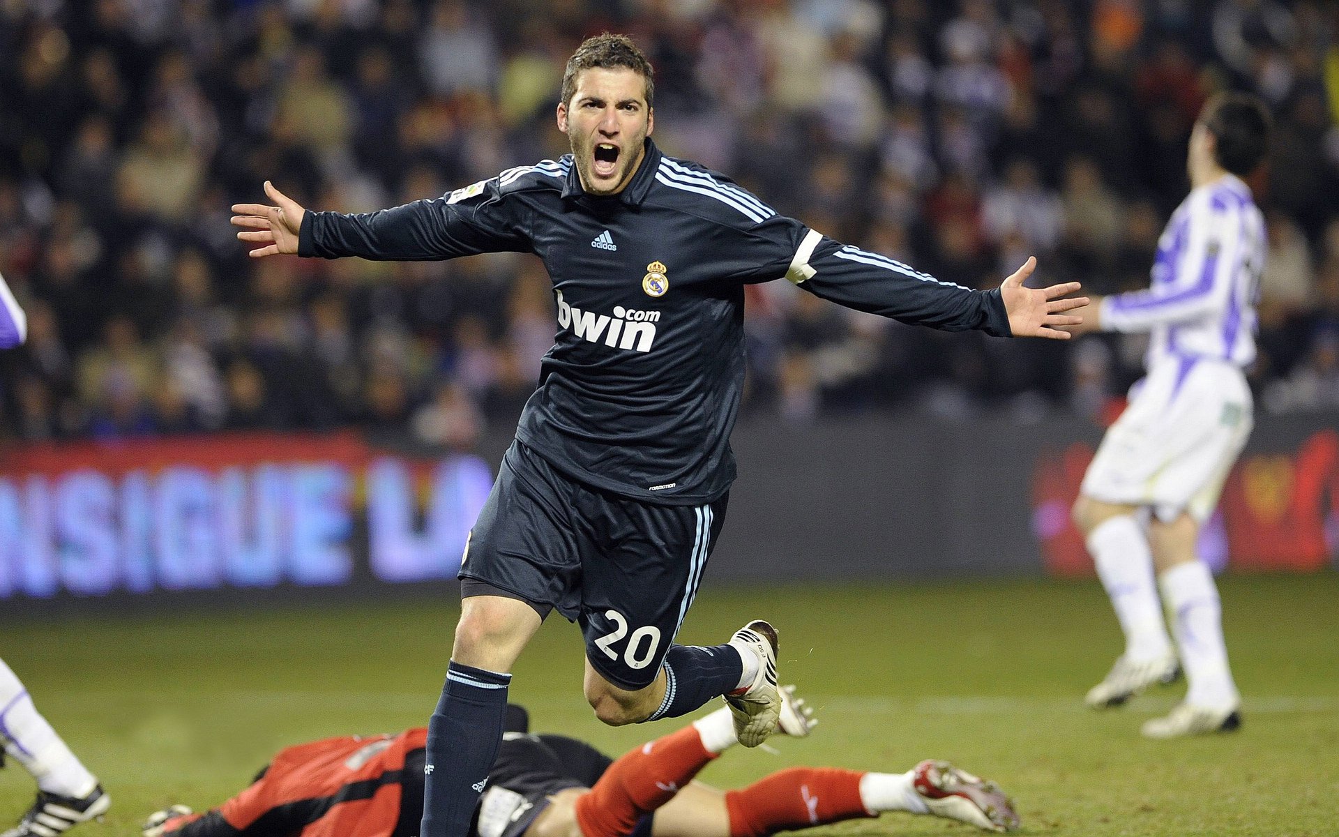 《王者荣耀》“天地大乱斗”挑战赛,冠军队伍争夺激烈!