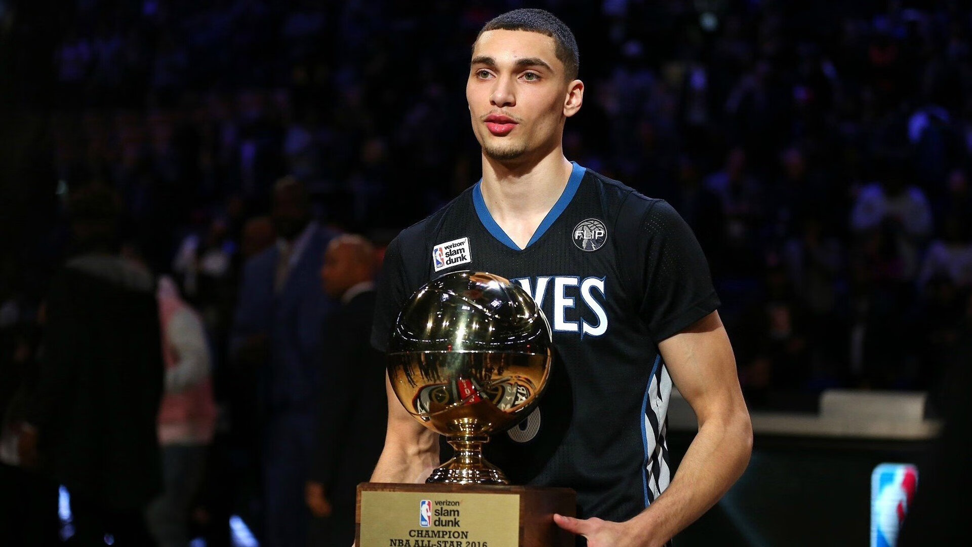 《英雄联盟》全球总决赛预热，官方发布主题海报，2021英雄联盟全球总决赛主题